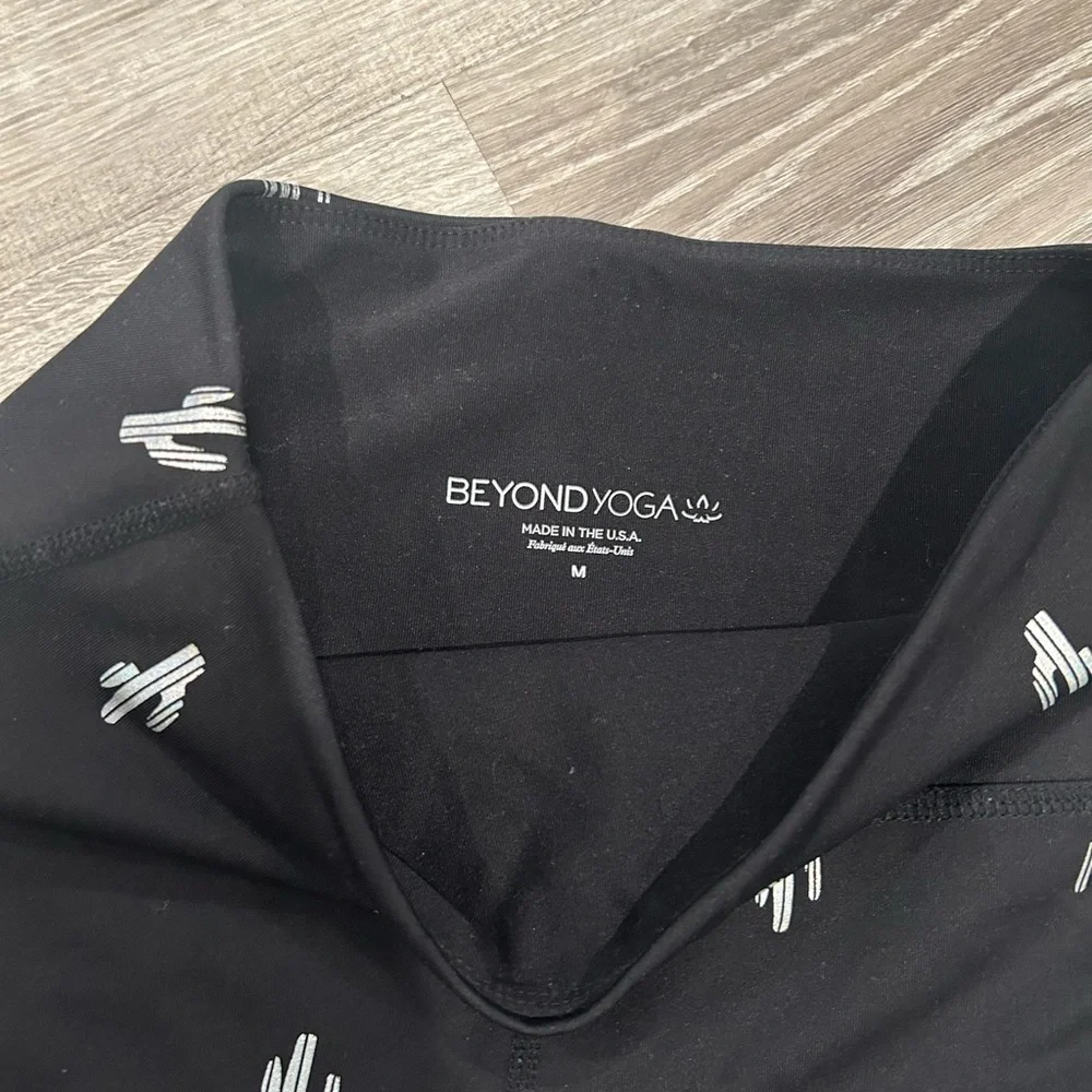 Beyond Yoga Leggings with Foil Cactus Design - Picture 2 of 6